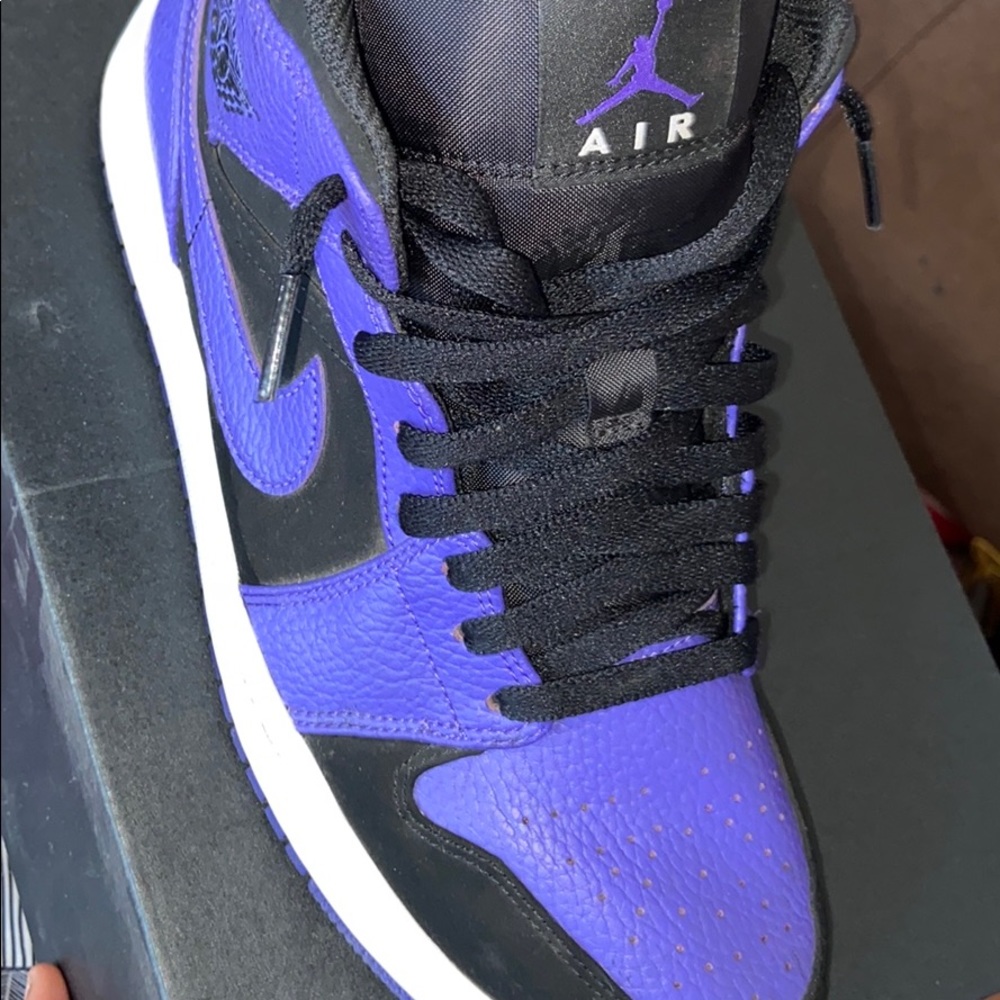 Air Jordan 1 - Picture 2 of 6